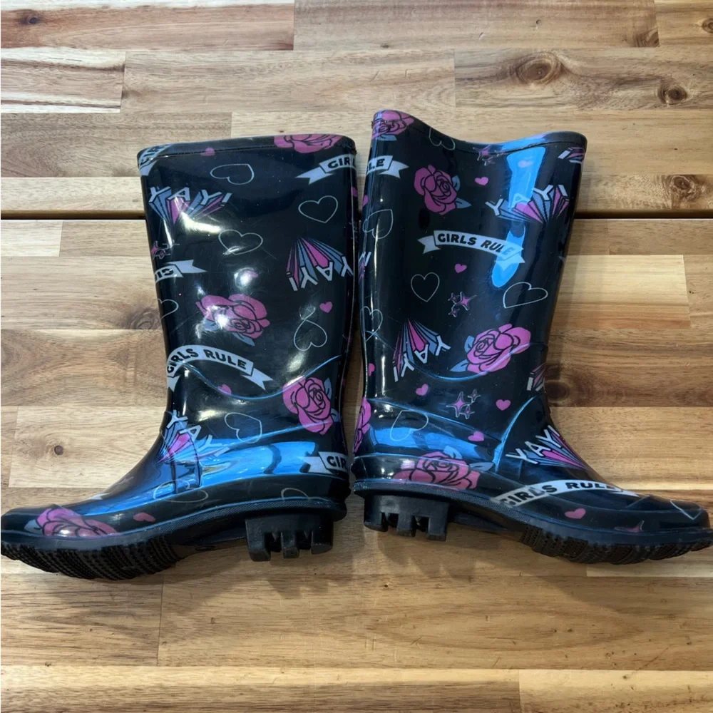 Girls’ “Girls Rule” Black & Pink Rain Boots – Size 1